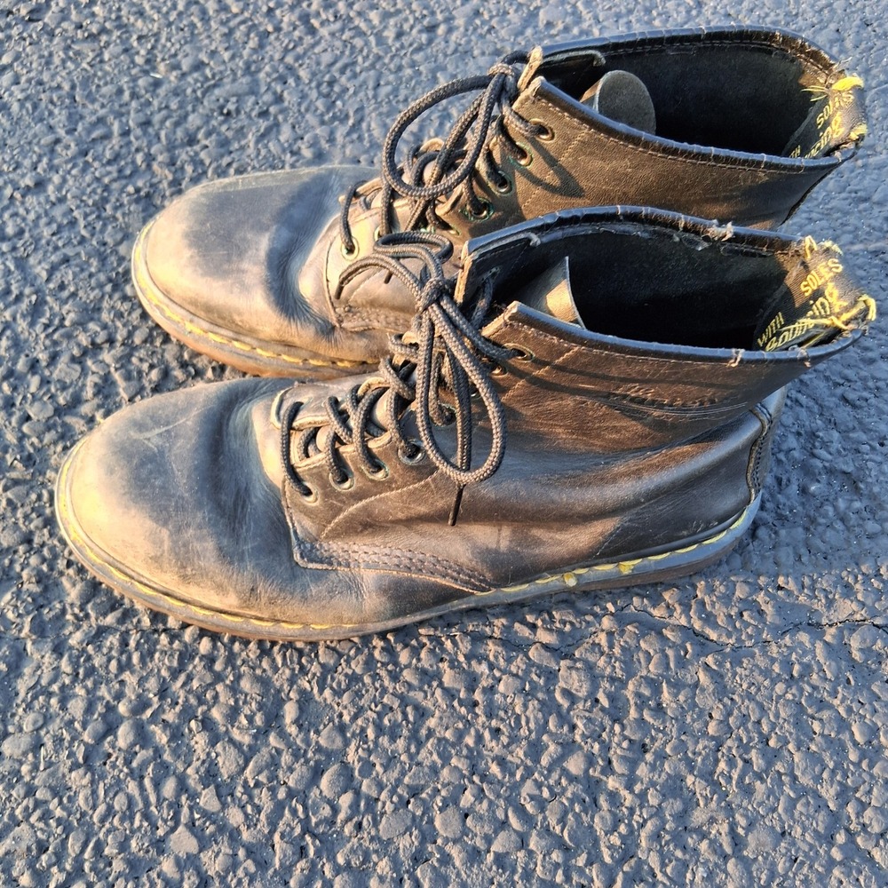 Vintage Dr. Martens Made in England Black Leather Thrashed Combat Boots 10 - Picture 4 of 8